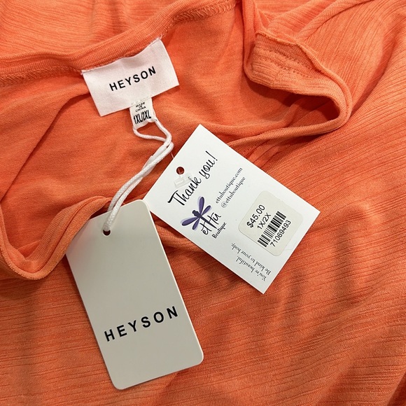 Plus size tunic - Picture 3 of 3